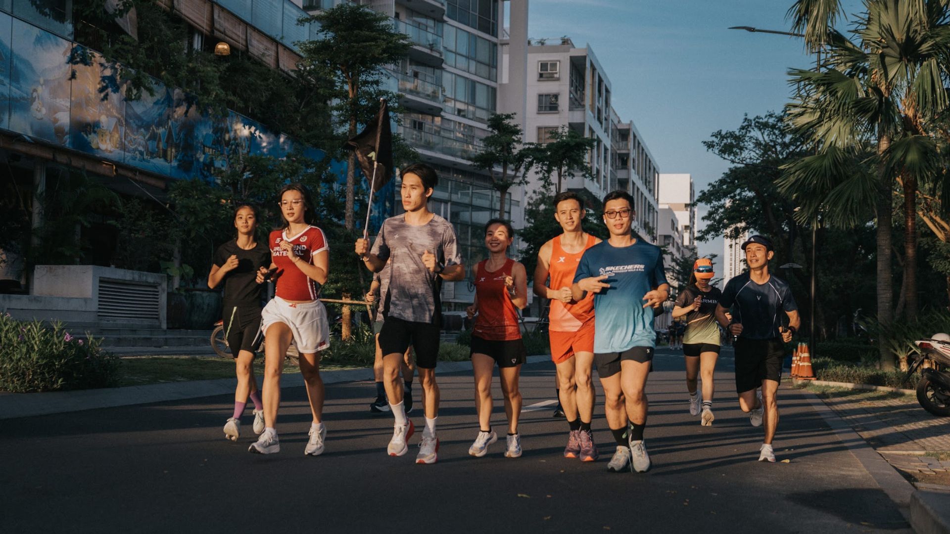 Nhóm runner Fox Run đa dạng thể lực cùng chạy nhóm, minh họa các mức VO2 Max khác nhau theo từng người